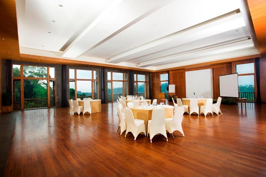 ซันเกรีย รีสอร์ต แอนด์ สปา Hotel เล็มบัง ภายนอก รูปภาพ