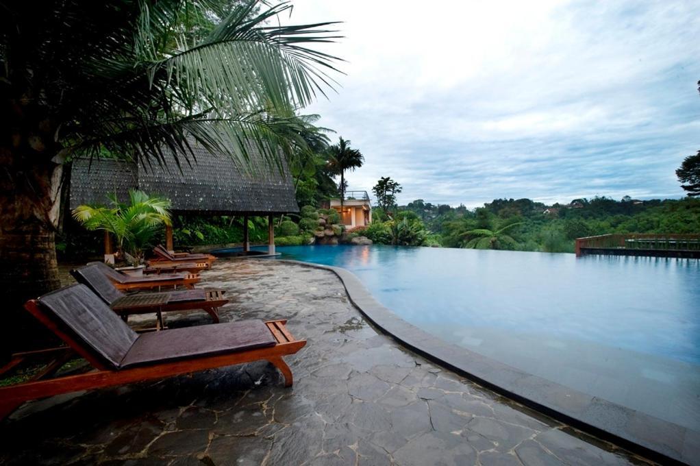 ซันเกรีย รีสอร์ต แอนด์ สปา Hotel เล็มบัง ภายนอก รูปภาพ